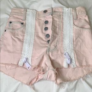 LF LIGHT PINK AND WHITE ZIPPER SHORTS